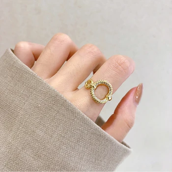 2021 kórejský Micro-intarzované Zirkón Kruh Otvoru Krúžok Módny Cubic Zirconia Kovový Krúžok Sexy Snubné Prstene pre Dievčatá Šperky