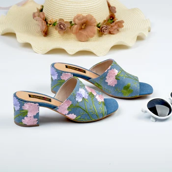 Donna-v Chucky Päty Letné Sandále pre Ženy 2021 Nové Výšivky Kvety Denim Pláži Papuče Típat Prst Listov Ženské Topánky