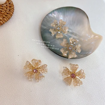 MENGJIQIAO kórejský Kameň Ručné Crystal Roztomilý Kvet Petal Stud Náušnice Pre Ženy, Dievčatá Elegantné Dovolenku Šperky Oorbellen