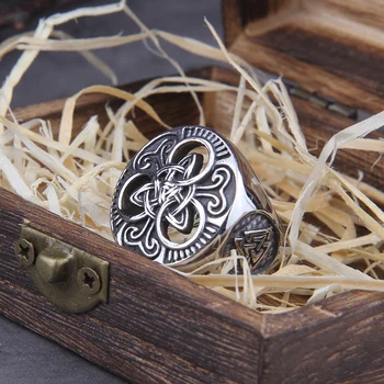 Vikingovia Šperky Klasické Celtics Triquetra Symbol Nehrdzavejúcej Ocele Mužov Krúžky Trojice Uzol Krúžok Amulet Šperky s drevené okno