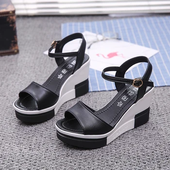Ženy Originálne Kožené Sandále Na Platforme Nízke Klin Ploché Topánky Žena Gladiator Letné Sandále Nové 2021 35-40