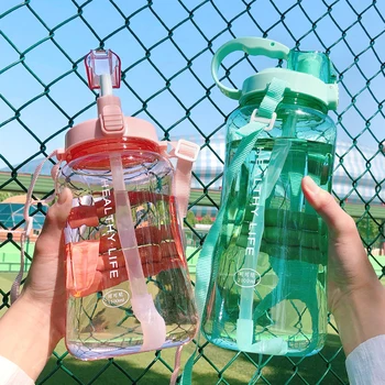 2000ML Veľkú Kapacitu Fľaša na Vodu Cartoon Prenosné Športové Fľaše s Slamy Kempovanie Cyklistické Cestovné Plastové Šťavy Drinkware