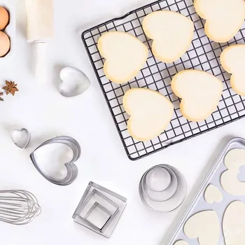 24 Kusmi Mini Cookie Cutter Tvary Nastaviť Nehrdzavejúcej Ocele Kovové Malé Formy Rez Fondant Pečivo Mousse Tortu a Hliny Cookie Pečiatok