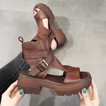 Vrchná vrstva cowhide pekný moderný pracky Roman topánky kožené hrubé dno 2021 letné nový high-top hrubé-podpätky dámske sandále